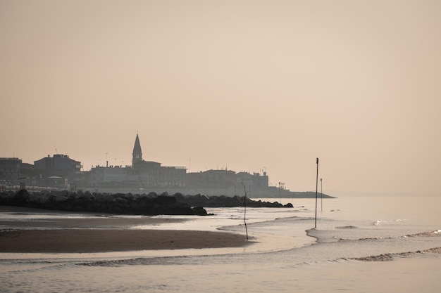 Foto schöner blick auf das meer vor klarem himmel