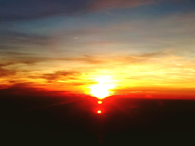 Foto schöner blick auf den sonnenuntergang