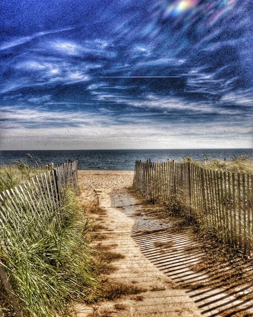Foto schöner blick auf den strand gegen den himmel