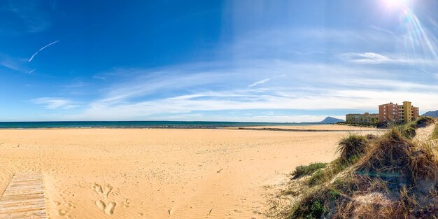 Foto schöner blick auf den strand gegen den himmel