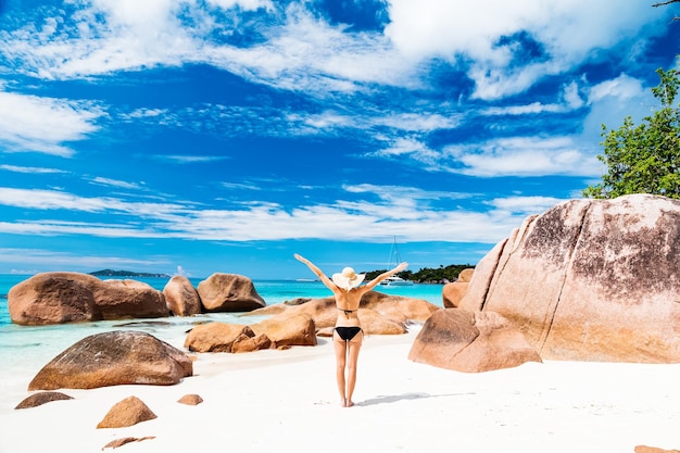 Foto schöner blick auf den strand gegen den himmel