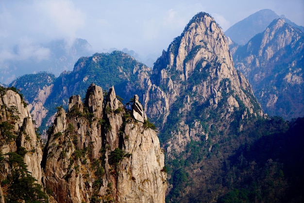 Foto schöner blick auf die felsigen berge