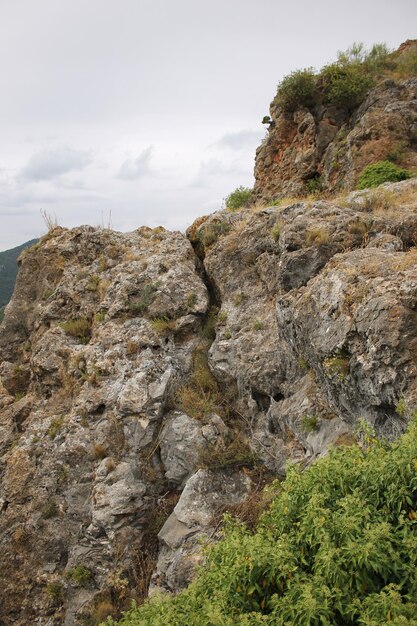 Foto schöner blick auf die felsigen berge