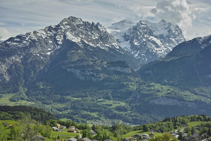 Foto schöner blick auf schneebedeckte berge