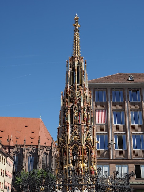 Schoener brunnen bela fonte em nuernberg