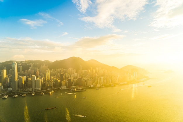 Schöner bunter Sonnenuntergang in den Hong- Kongstadtskylinen