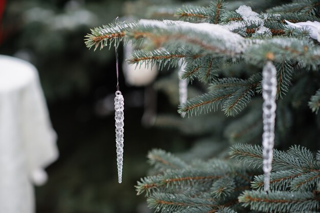 Schöner geschmückter Weihnachtsbaum.