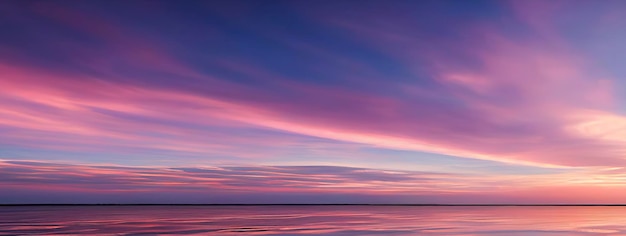 Schöner Himmel und Wolken in Pastelltönen