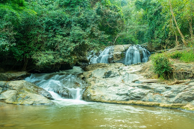 schöner Mae Sa Wasserfall in Chiang Mai, Thailand