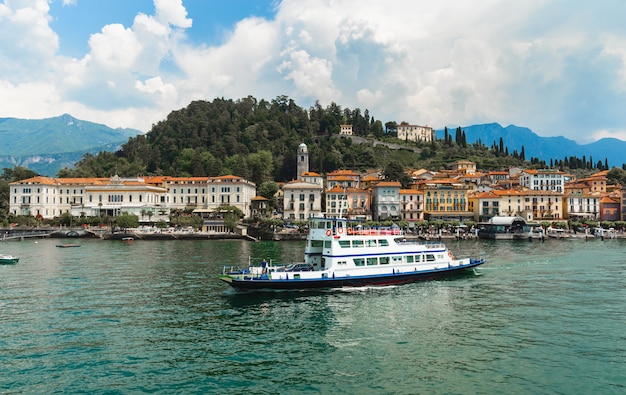 Schöner Panoramablick auf das Dorf Bellagio