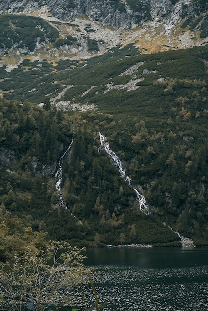 Schöner See in den Bergen Morskie Oko Teich in der Hohen Tatra Polen Europa Konzept des Ziels Reisen idealer Rastplatz