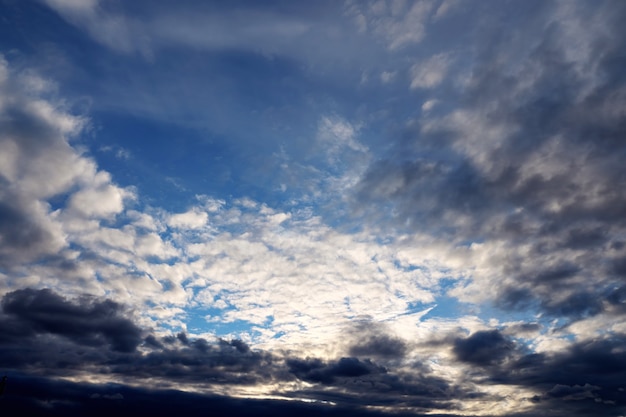 Schöner Sommertag Sturmwolken-Zeitraffer.