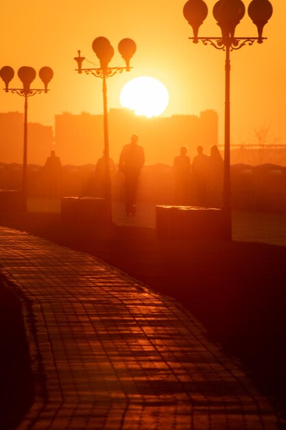 Schöner Sonnenuntergang an der Wolga. Nischni Nowgorod