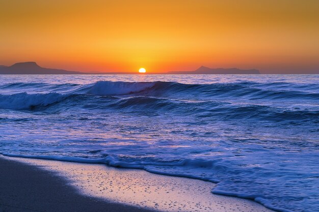 Schöner Sonnenuntergang auf der Insel Kreta