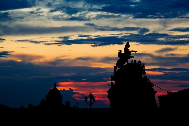 Schöner Sonnenuntergang im historischen Zentrum der Stadt Sankt Petersburg Russland