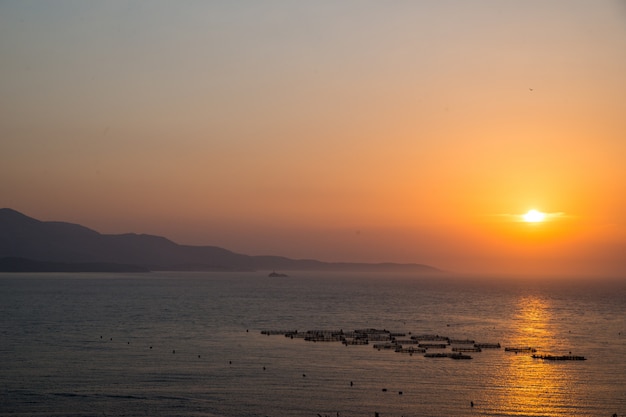 Schöner Sonnenuntergang über dem Mittelmeer