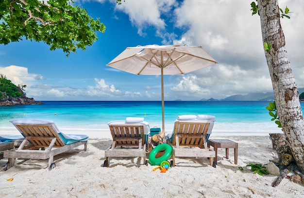 Schöner Strand Petite Anse auf den Seychellen