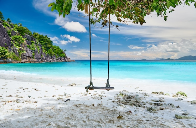 Schöner Strand Petite Anse auf den Seychellen