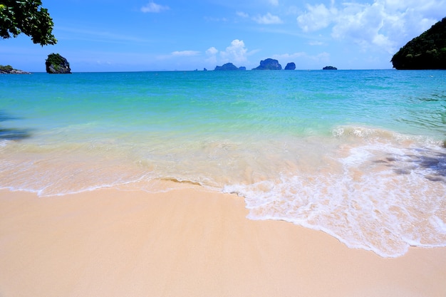 Schöner tropischer Strand, Andaman-Meer, Thailand.