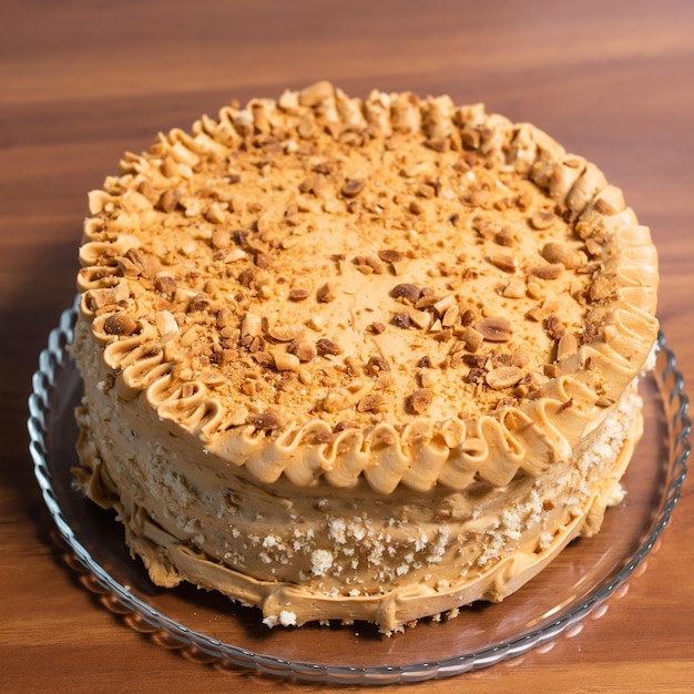 Foto schöner und leckerer kuchen auf einem holzbrett. hochzeitsdessert. geburtstag. leckeres dessert. traditioneller nachtisch