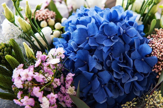 Foto schönes blühendes bouquet der frischen hortensie