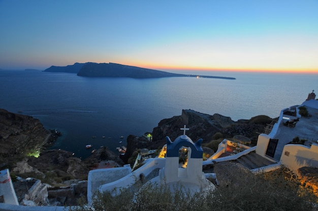 Schönes Dorf Oia in Santorini-Kykladen nachts