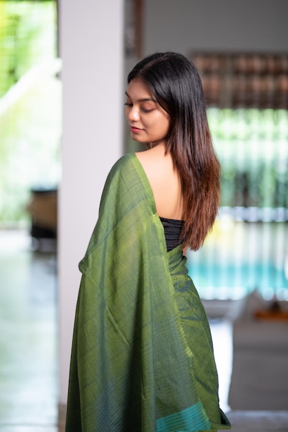 Foto schönes mädchen im saree