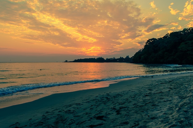 Schönes Meer am Abend