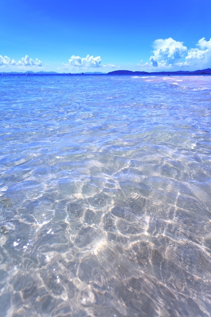 Schönes Meer in Krabi, südlich von Thailand