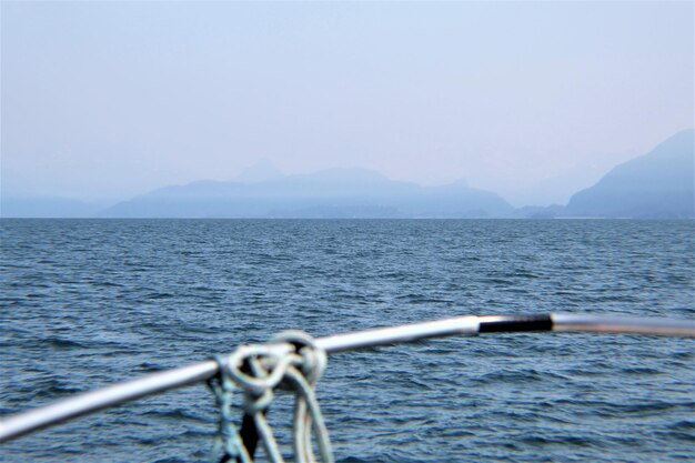 Foto schönes meerblick vor klarem himmel von einem boot aus