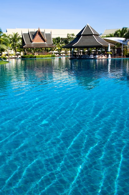 Schönes Schwimmbad in Thailand