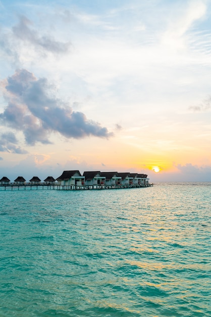 Schönes tropisches Resorthotel am Meer