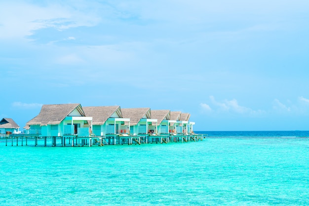 Schönes tropisches Resorthotel am Meer