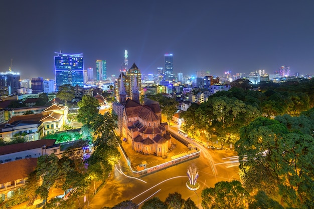 Schönheit Notre Dame-Kathedralenarchitekturgebäude in Vietnam