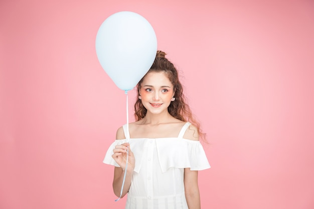 Foto schönheitsfrau mit ballon