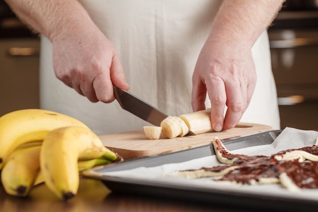 Schokoladenkuchen mit Banane