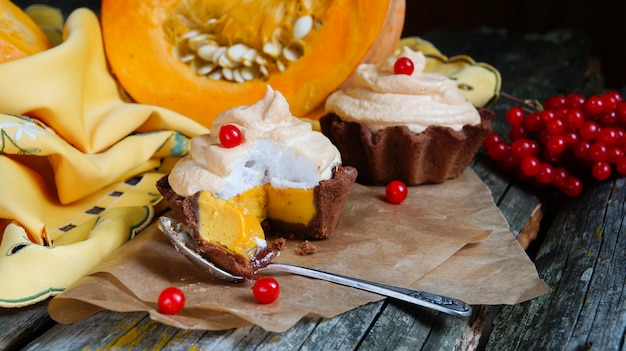 Schokoladentörtchen Kürbis-Soufflé und Baiser