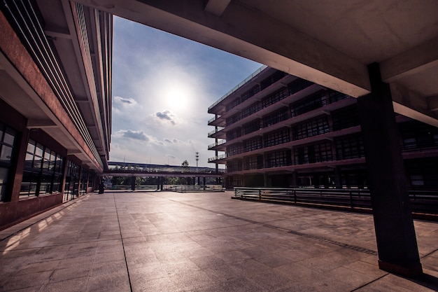 School, edifício de ensino