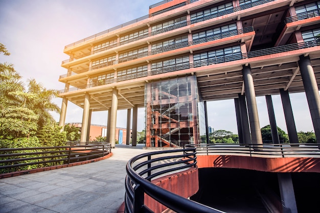 School, edifício de ensino