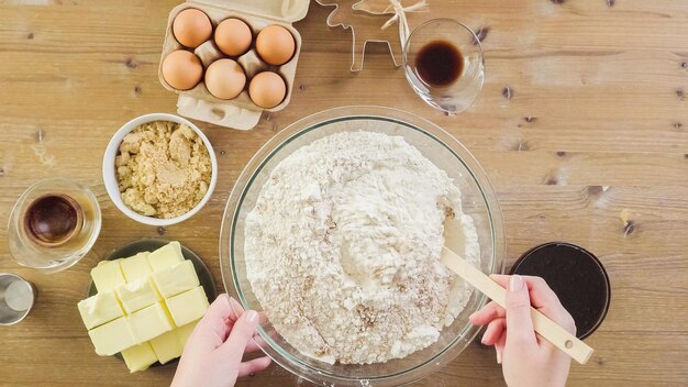 Schritt für Schritt. Mischen von Teig für die doppelte Menge Lebkuchen.