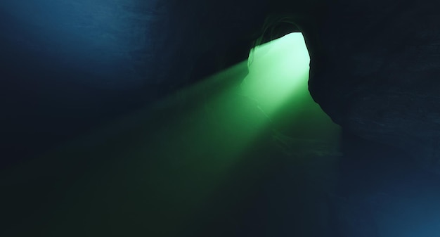 Schroffes Landschaftsgelände Unterwasser-Dunkle Szene in der Höhlensee- oder Ozeanwasser-Hintergrundnatur