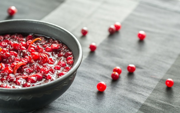 Schüssel hausgemachte Cranberry-Sauce