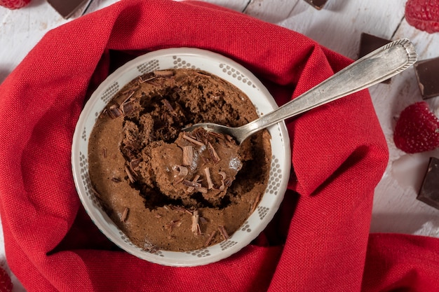 Schüssel hausgemachte Schokoladenmousse