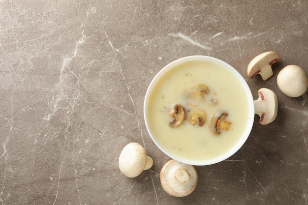 Schüssel leckere Pilzsuppe