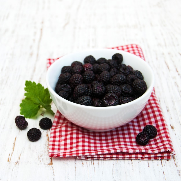 Schüssel mit Brombeeren