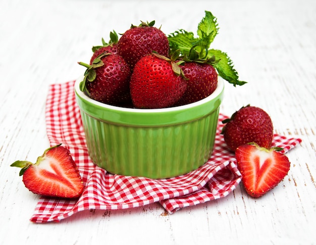 Schüssel mit Erdbeeren