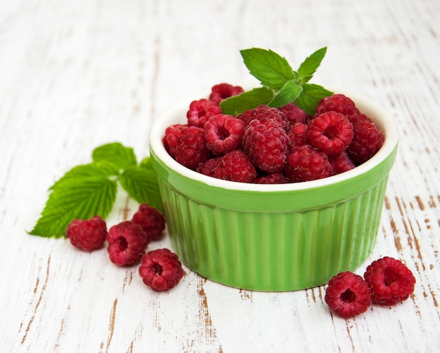 Schüssel mit Himbeeren