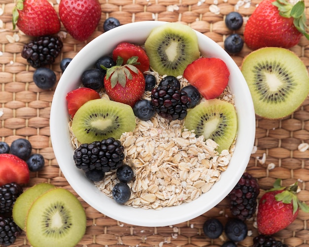 Foto schüssel mit obstscheiben