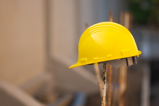 Schutzhelm Sicherheit auf der Baustelle