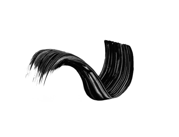 Schwarze Mascara-Pinselstriche, isoliert auf weißem Hintergrund